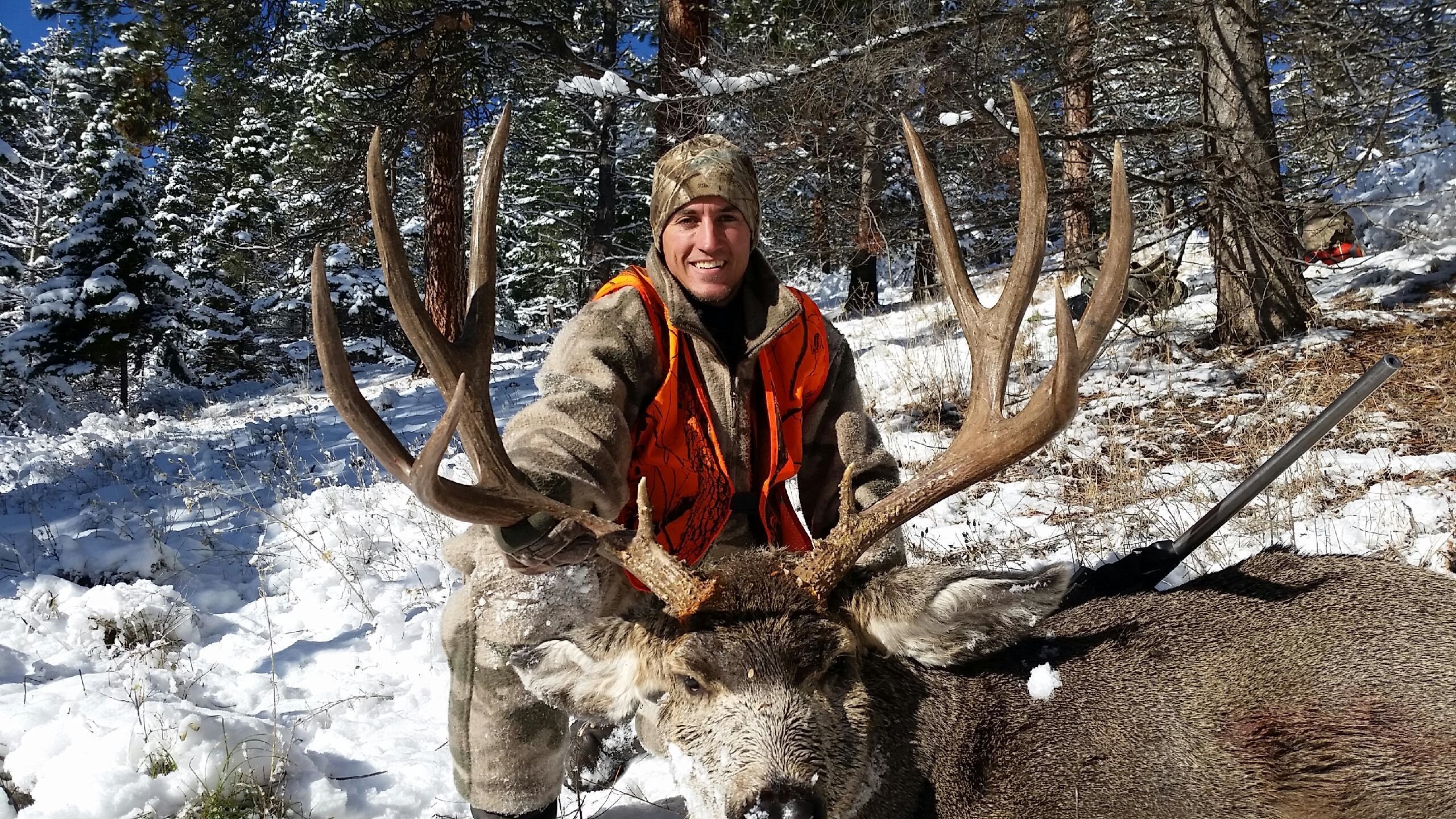 Bitterroot Hunter Finds A Slammer Buck Montana Hunting and Fishing